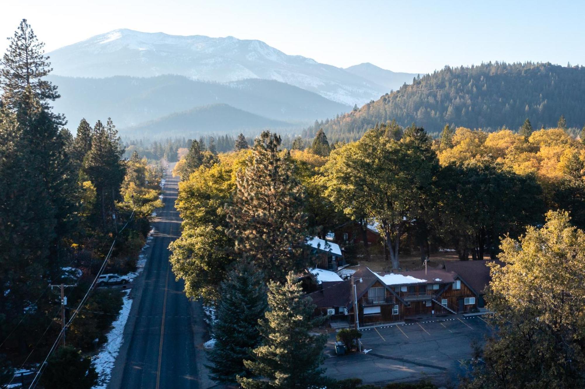 Basecamp Lodge Mount Shasta Buitenkant foto