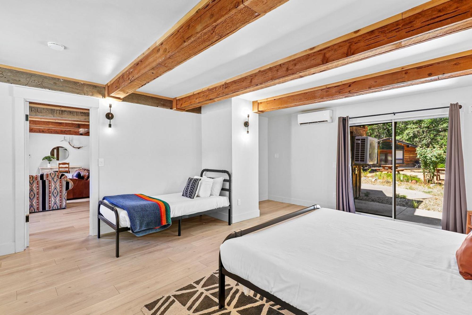 Basecamp Lodge Mount Shasta Kamer foto