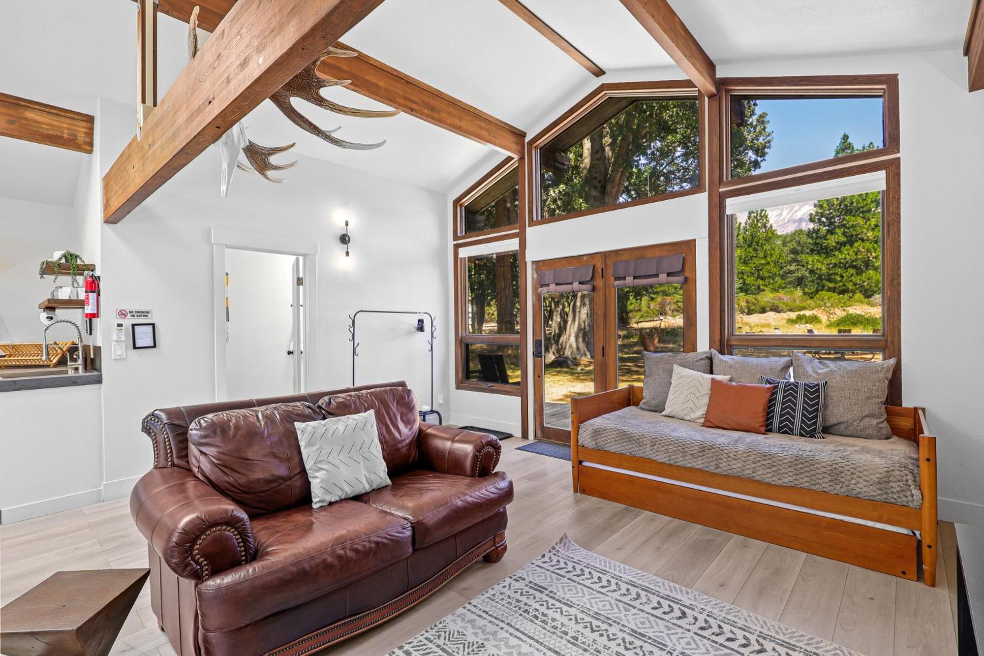 Basecamp Lodge Mount Shasta Buitenkant foto